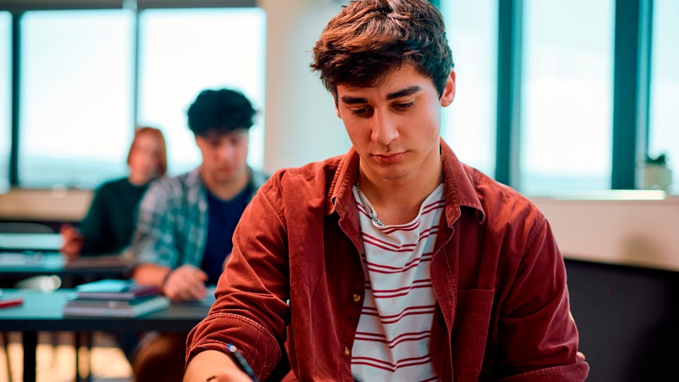 Alumno de UF3 estudiando idiomas exito profesional