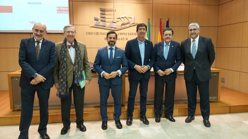 El rector promotor de la Universidad CEU Fernando III participa en la Jornada de Economía de la CEA