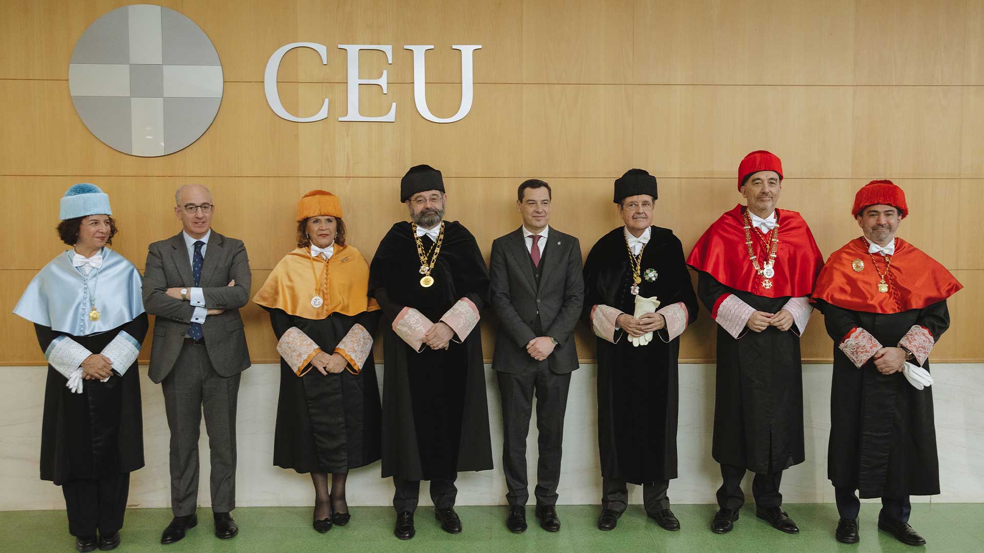 Investidos Honoris Causa con los padrinos