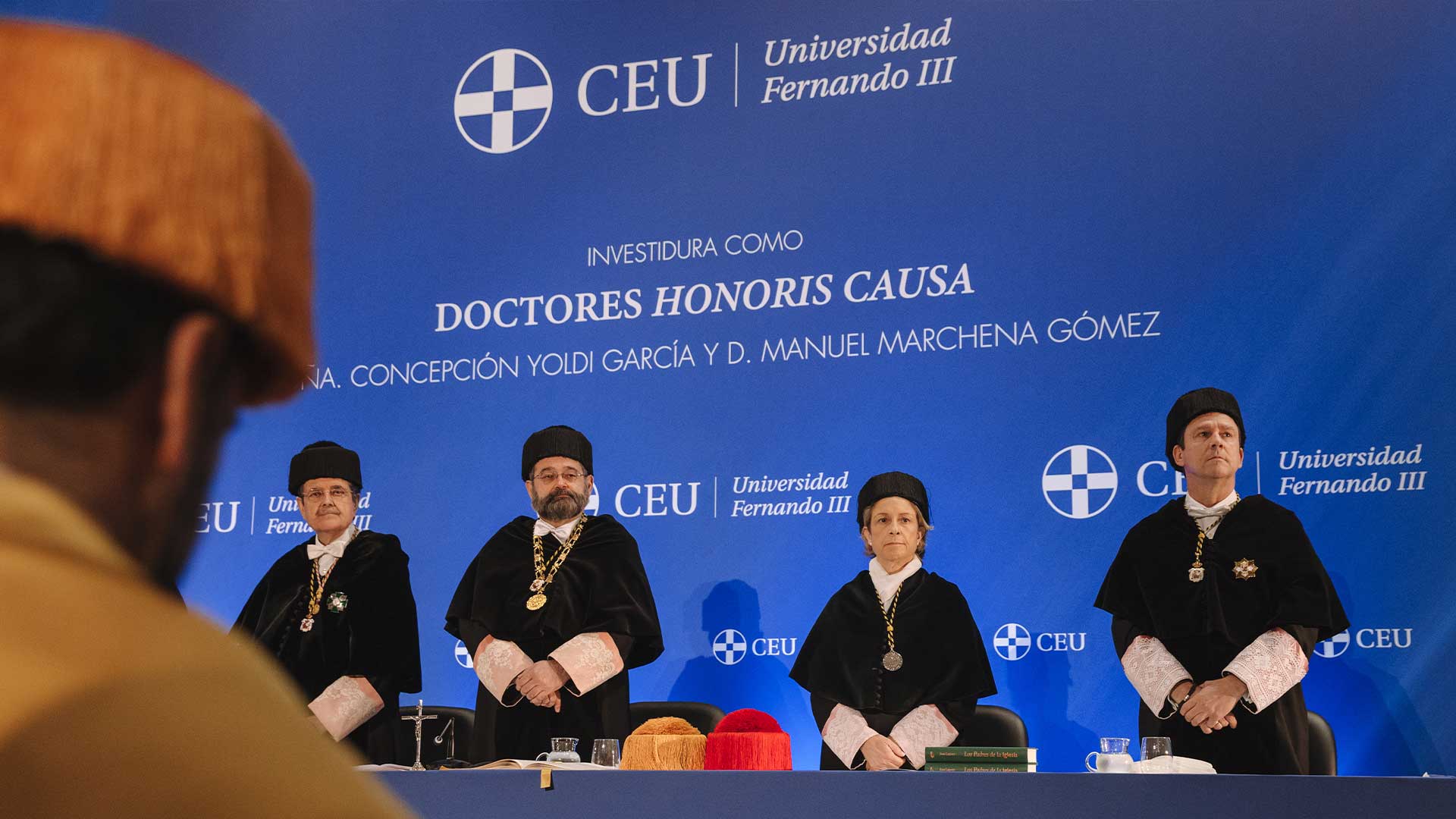 Mesa presidencial del acto de investidura del Honoris Causa de la Universidad CEU Fernando III