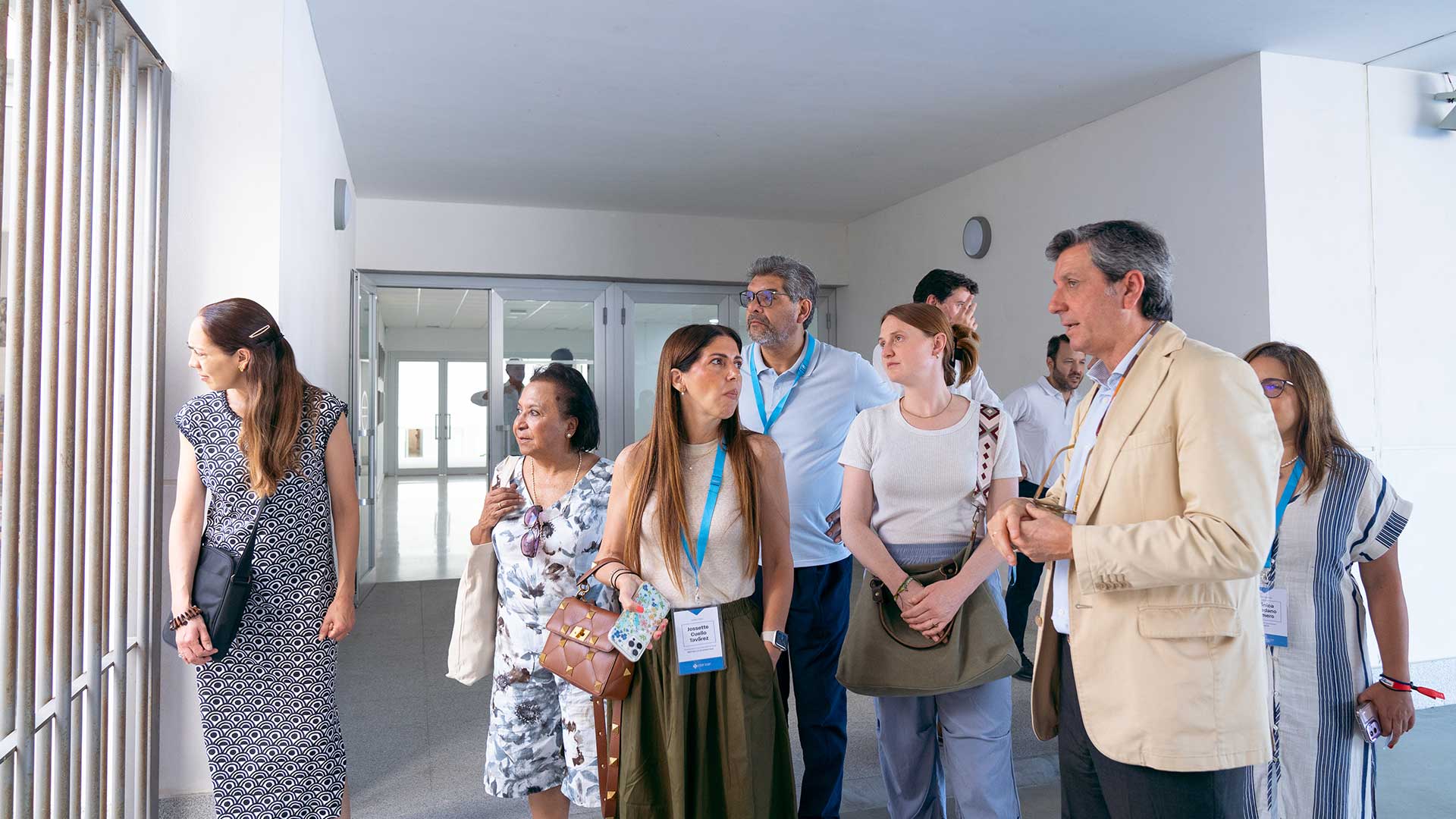 Orientadores de colegios hispaonamericanos visitan el edificio de la CEU UF3