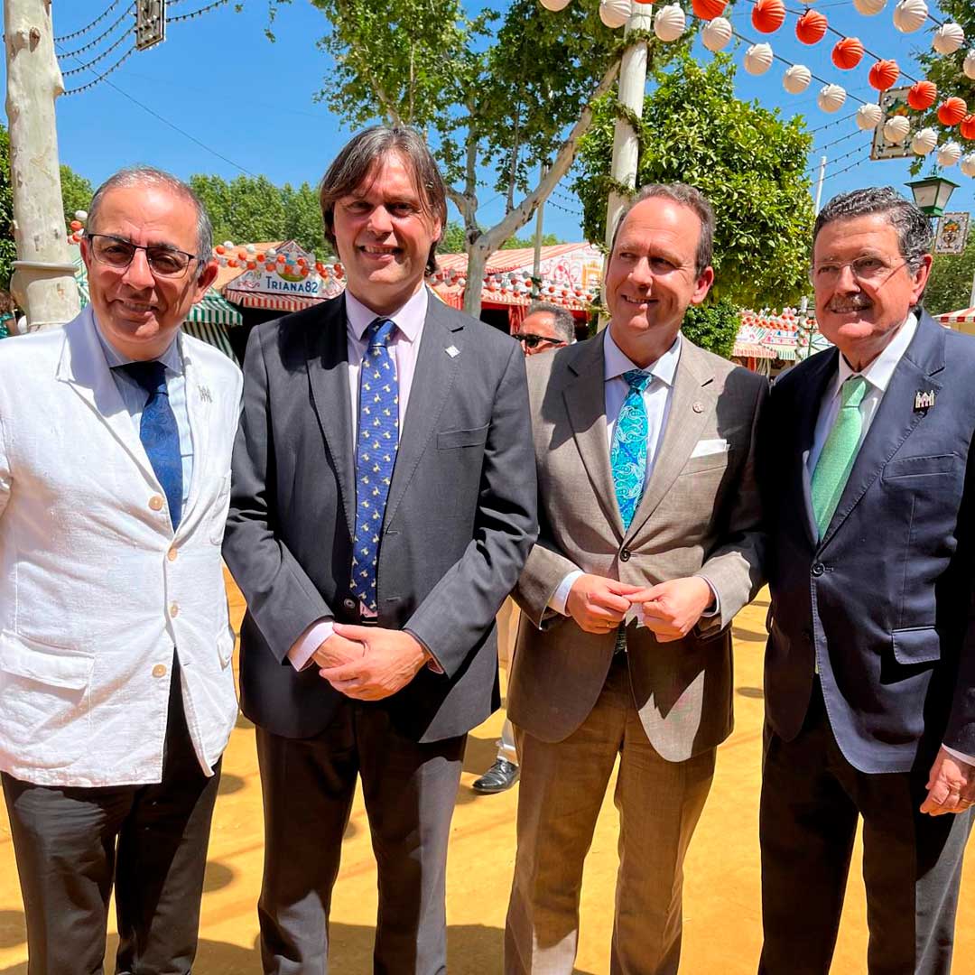 Representates de la Universidad CEU Fernando III en la feria de Sevilla.